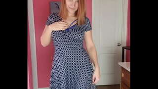 Striptizeta i pokazuje u štiklama