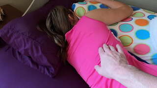 Tata ta ilustra riba e dia ku nan piedranan di bola Tata ta ilustra riba e dia ku nan piedranan di bola