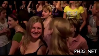 Πόρνες ουρλιάζοντας σε έκσταση από το άγριο ομαδικό σεξ με σερβιτόρους Πόρνες ουρλιάζοντας σε έκσταση από το άγριο ομαδικό σεξ με σερβιτόρους