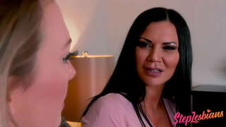 Stiefma Toon Dogter Hoe Om Lesbiese Seks