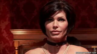 Apsvaiginimo big boobs šviesūs MILF Cherie Deville sucks big gaidys tada fucks jam, o brunetė MILF Shay Fox bendrinimo jam ir čiulpti Viršutiniame Aukšte šalis